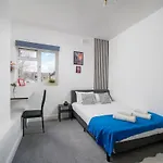 Harlesden, London - Stylish Two-Bedroom Apartment