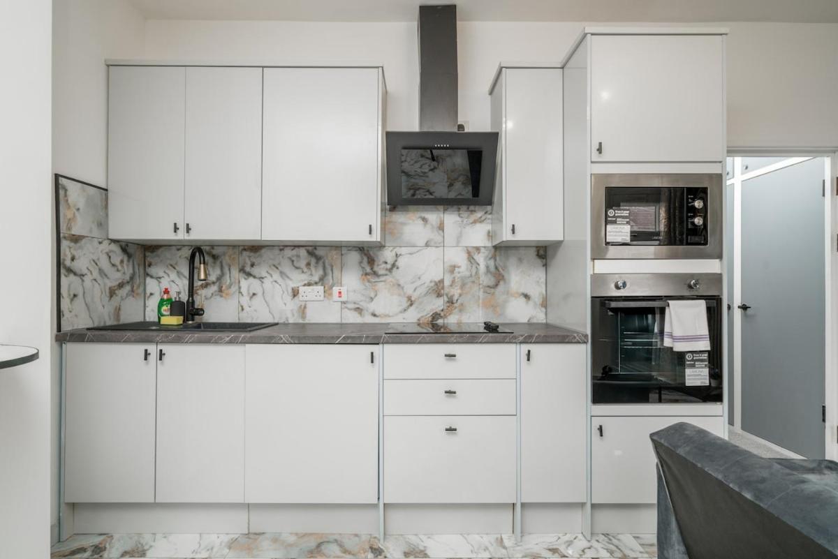 Harlesden, - Stylish Two-bedroom * Londra
