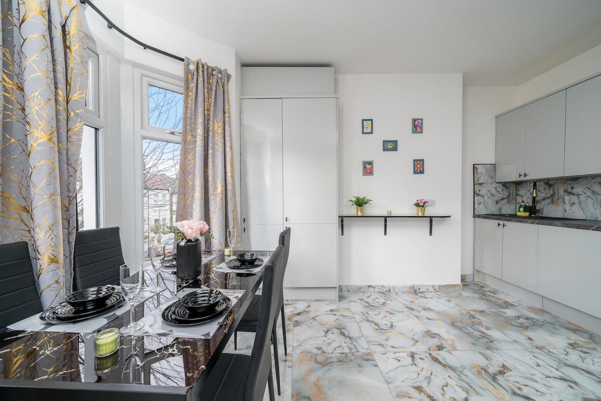 Harlesden, - Stylish Two-bedroom * Londra